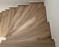 BUKOMA Vinylové schody s nosem Moravany u Brna - podlaha zákazníka